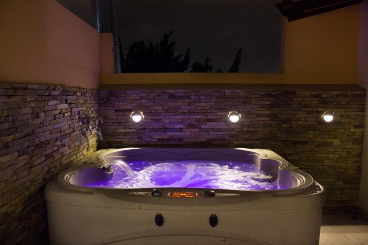 Apartamento Lleras Ac Hot Tub Medellín Exterior foto